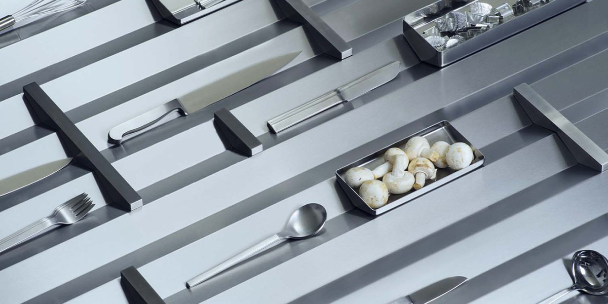 bulthaup-accessoires-edelstahl-prismen-besteck-einsatz.jpg