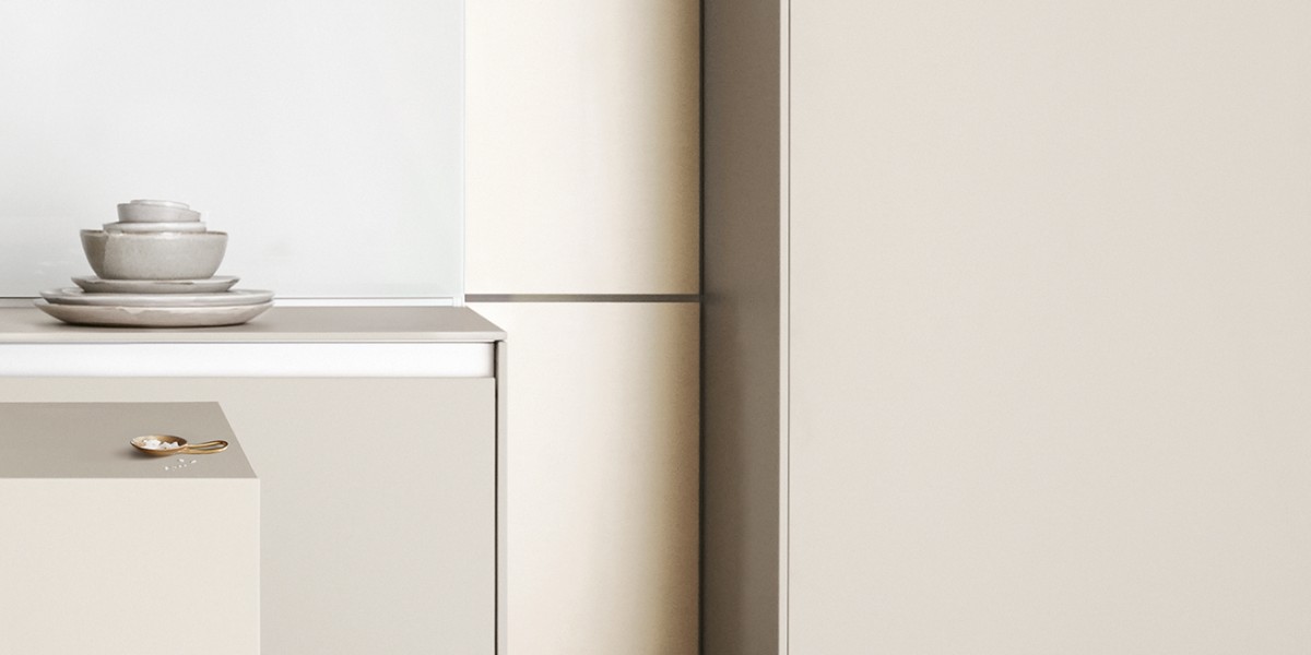 bulthaup-b3-sandbeige-weiss-beige-dekoration-geschirr-schuesseln-detail.jpg