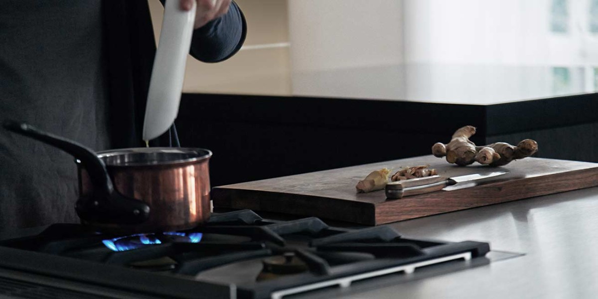 bulthaup-produkte_b-3_kueche-kochen-kochstelle-herd-gas_beige-weiss.jpg
