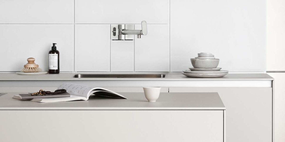 bulthaup-produkte_b-3_kueche-multifunktionswand-kuechenzeile-insel-formen-funktionen-ablage_beige-braun.jpg