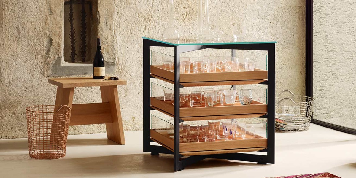 bulthaup-produkte_b-solitaire_regal-glas-schubladen-bar-steinwand_braun-schwarz.jpg